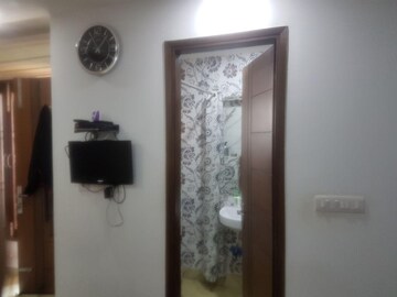 Furnished Amenities in 3 BHK Builder Floor at Saket – for Sale