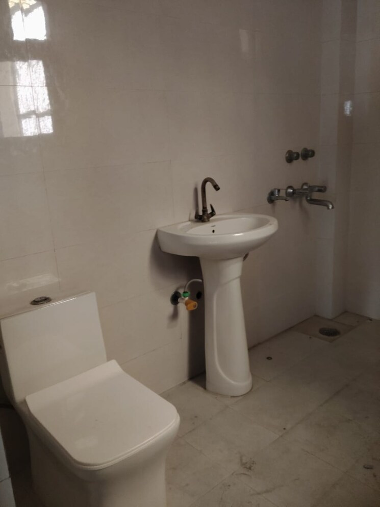Bathroom, sector 108 2 Bedroom 250 Sq.Yd. Independent House In Sector 108 Noida 9034418
