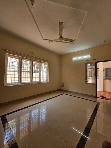 Room in 3 BHK Independent House at Indiranagar – for Rent