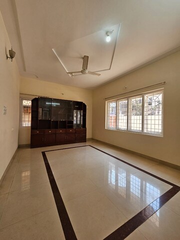 Room in 3 BHK Independent House at Indiranagar – for Rent