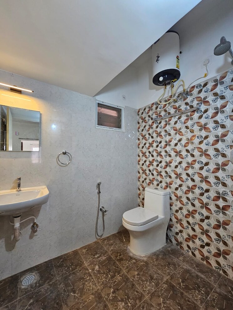 Bathroom, indiranagar 3 Bedroom 2000 Sq.Ft. Independent House In Indiranagar Bangalore 9034524