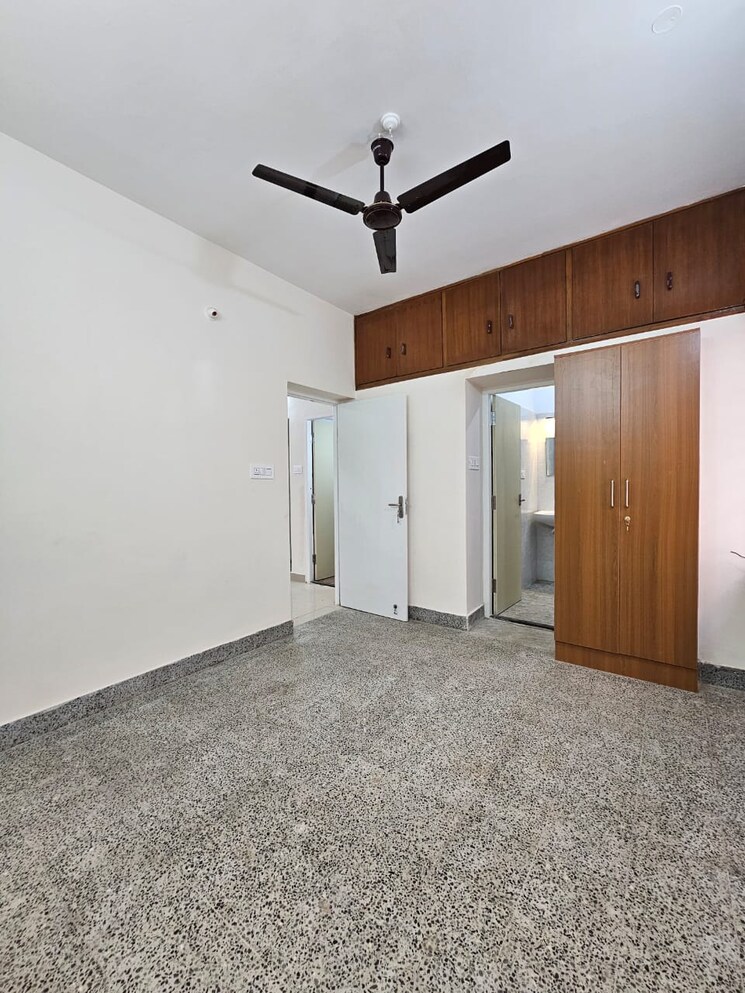 Room, indiranagar 3 Bedroom 2000 Sq.Ft. Independent House In Indiranagar Bangalore 9034524