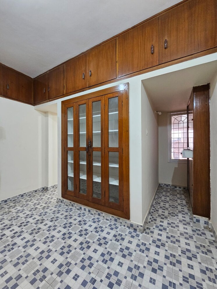 Room, indiranagar 3 Bedroom 2000 Sq.Ft. Independent House In Indiranagar Bangalore 9034524