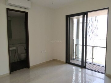 Room in 4 BHK Apartment at Lodha Aura, Wadala – for Sale
