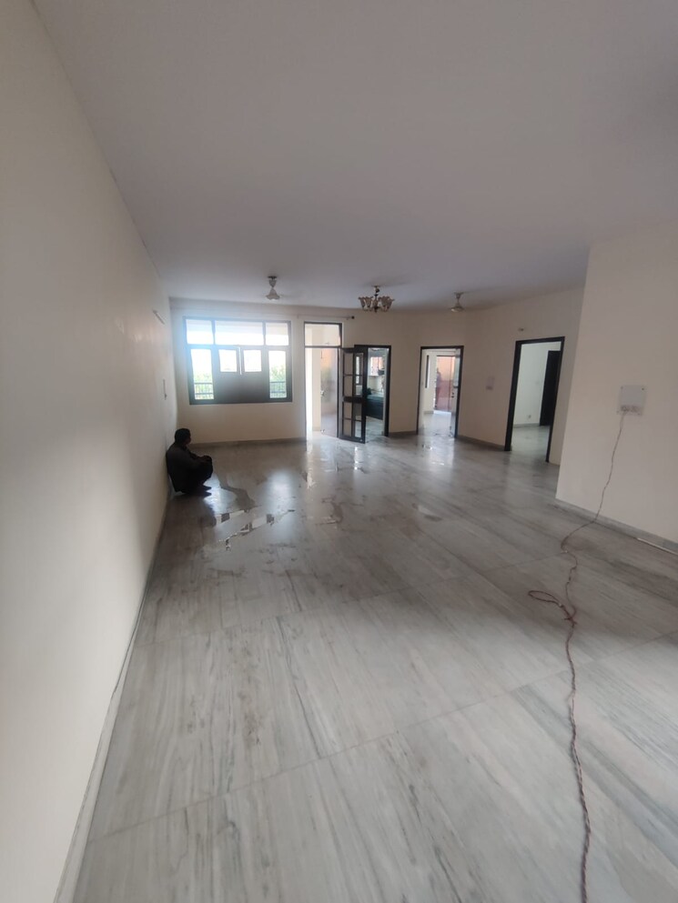 Room, sector 4 dwarka 3 Bedroom 1500 Sq.Ft. Apartment In Sector 4 Dwarka Delhi 9034552