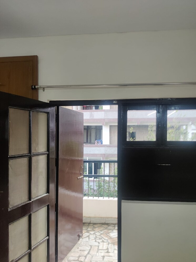 Room, sector 4 dwarka 3 Bedroom 1500 Sq.Ft. Apartment In Sector 4 Dwarka Delhi 9034552