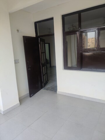 Room in 3 BHK Apartment at Sector 4 Dwarka – for Rent