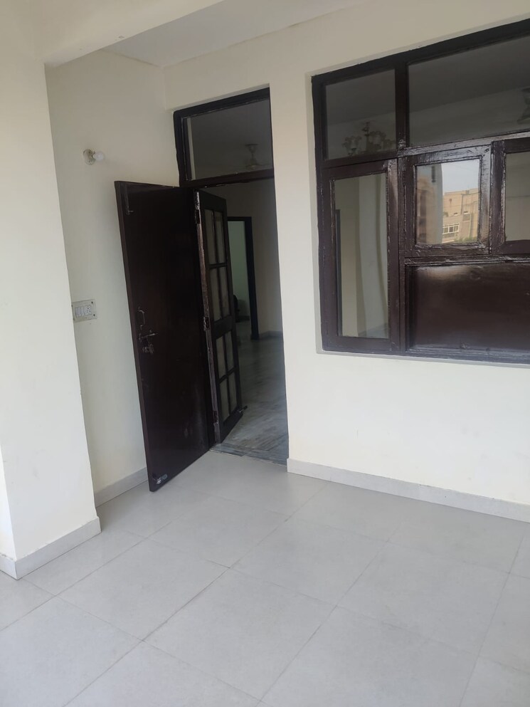 Room, sector 4 dwarka 3 Bedroom 1500 Sq.Ft. Apartment In Sector 4 Dwarka Delhi 9034552
