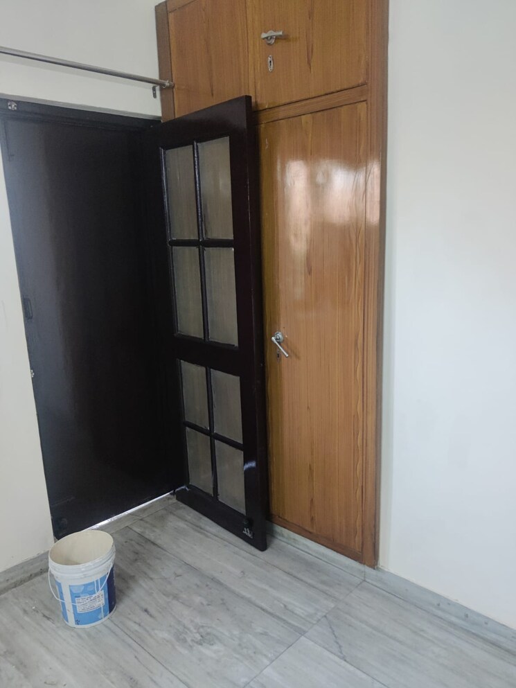 Room, sector 4 dwarka 3 Bedroom 1500 Sq.Ft. Apartment In Sector 4 Dwarka Delhi 9034552