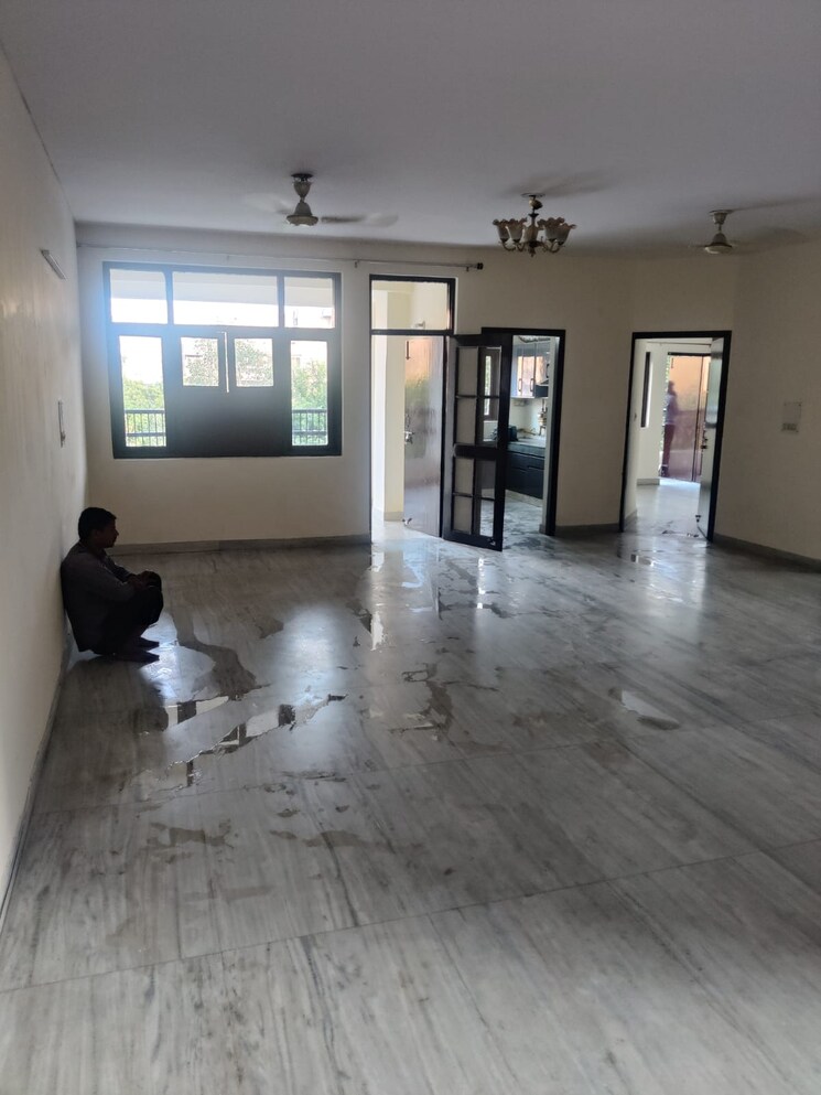 Room, sector 4 dwarka 3 Bedroom 1500 Sq.Ft. Apartment In Sector 4 Dwarka Delhi 9034552