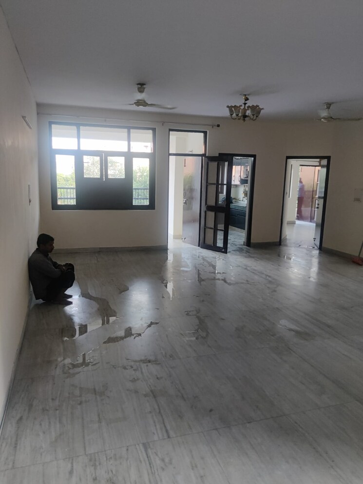 Room, sector 4 dwarka 3 Bedroom 1500 Sq.Ft. Apartment In Sector 4 Dwarka Delhi 9034552