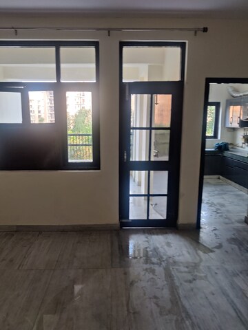 Room in 3 BHK Apartment at Sector 4 Dwarka – for Rent