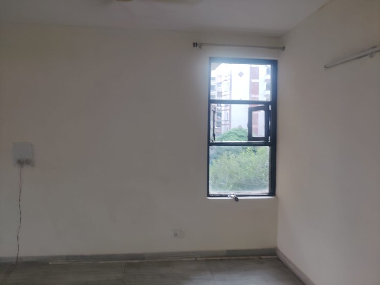 Room, sector 4 dwarka 3 Bedroom 1500 Sq.Ft. Apartment In Sector 4 Dwarka Delhi 9034552