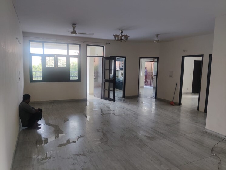 Room, sector 4 dwarka 3 Bedroom 1500 Sq.Ft. Apartment In Sector 4 Dwarka Delhi 9034552