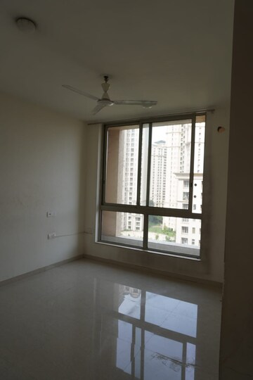 Room in 3 BHK Apartment at Ghodbunder Road – for Rent