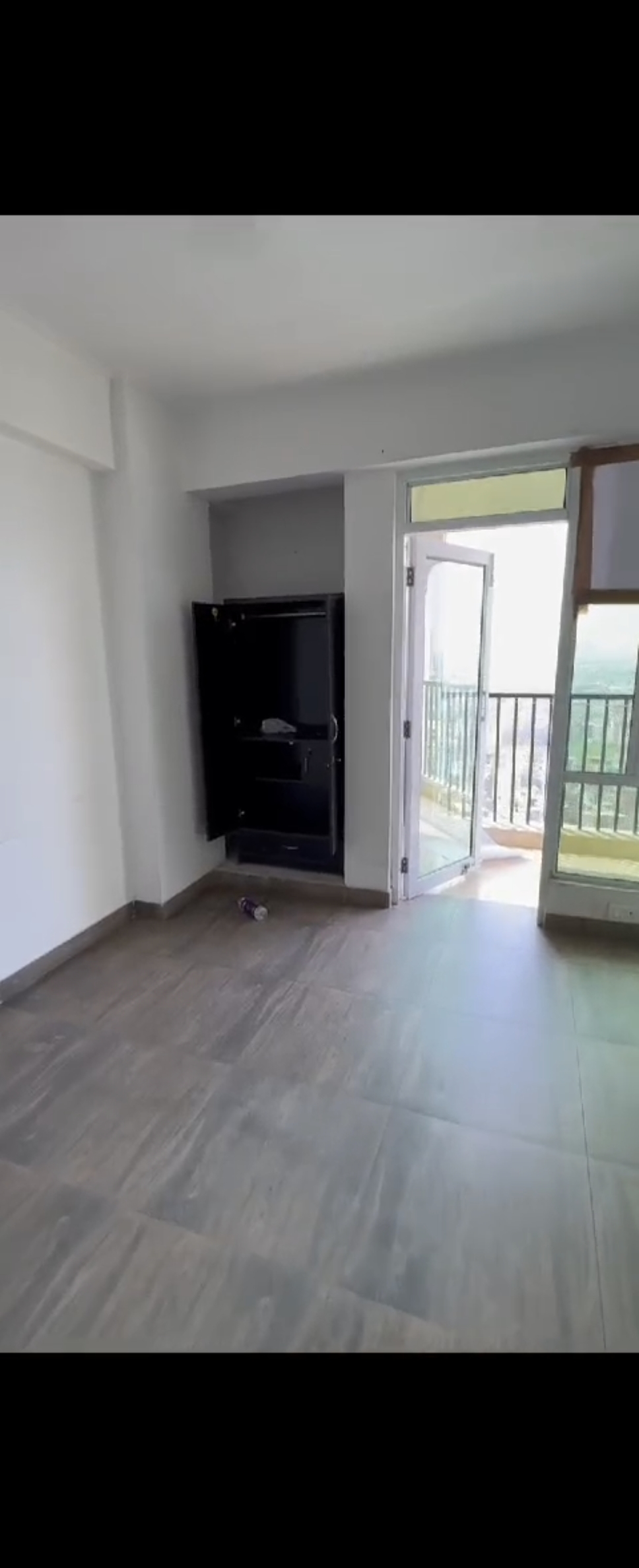 2 BHK + Study Room Apartment For Rent in Ajnara Integrity