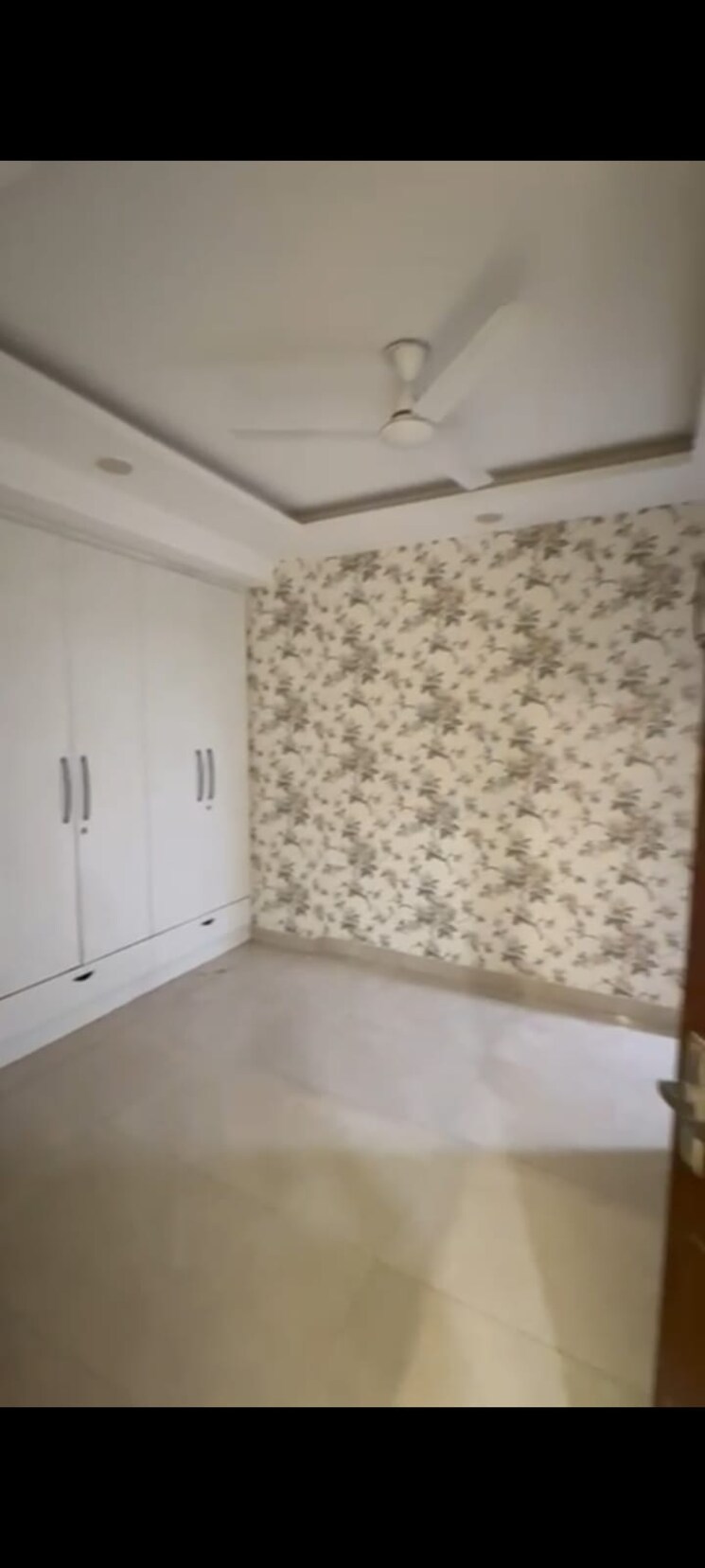 Room, sultanpur 4 Bedroom 170 Sq.Yd. Builder Floor In Sultanpur Delhi 9034571