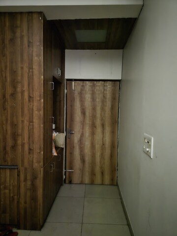 Furnished Amenities in 4 BHK Apartment at Lower Parel – for Sale
