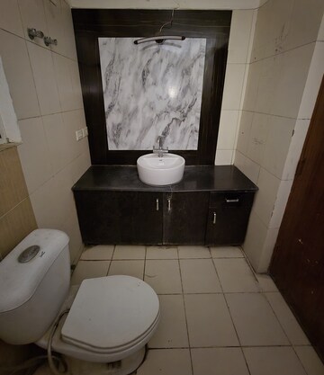 Bathroom in 4 BHK Apartment at Lower Parel – for Sale