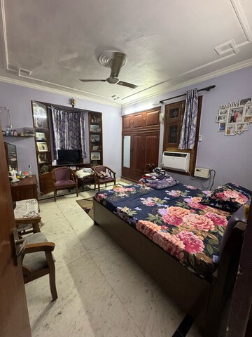 Bedroom in 3 BHK Apartment at Sector 5 Dwarka – for Rent
