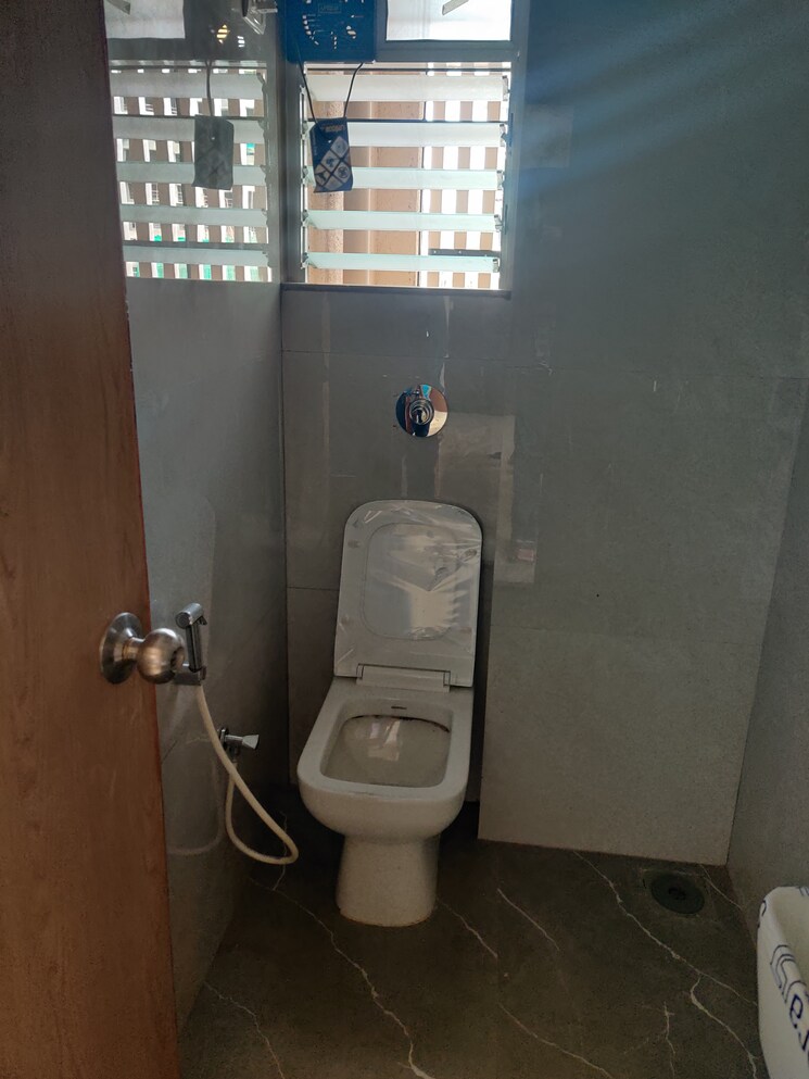 Bathroom, vasundhara-geetanjali-paradise 1 Bedroom 436 Sq.Ft. Apartment In Malad West Mumbai 9034638