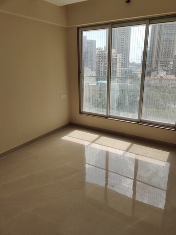 Room in 2 BHK Apartment at Vasundhara Geetanjali Paradise, Malad West – for Rent