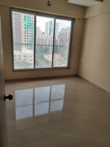 Room in 2 BHK Apartment at Vasundhara Geetanjali Paradise, Malad West – for Rent