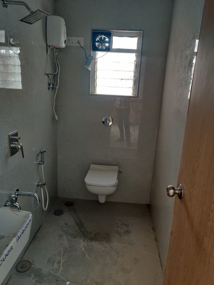 Bathroom, vasundhara-geetanjali-paradise 2 Bedroom 712 Sq.Ft. Apartment In Malad West Mumbai 9034682