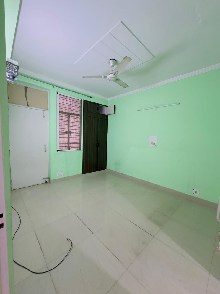 Room, sector 3 dwarka 3 Bedroom 1400 Sq.Ft. Apartment In Sector 3 Dwarka Delhi 9034798