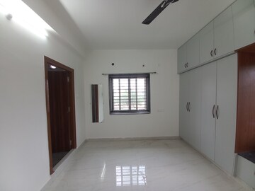 Room in 3 BHK Apartment at Nallagandla – for Rent