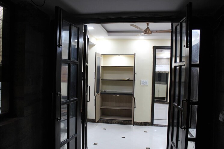 Room, sector 4 dwarka 3 Bedroom 1550 Sq.Ft. Apartment In Sector 4 Dwarka Delhi 9034847