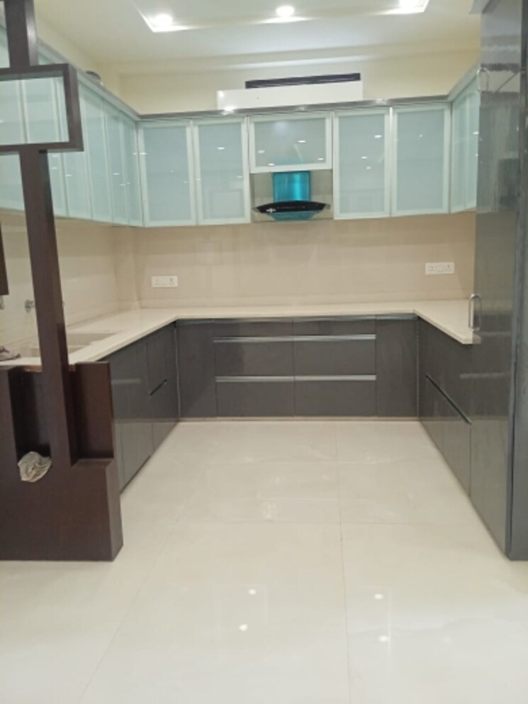 Kitchen, dashrath puri 4 Bedroom 1700 Sq.Ft. Apartment In Dashrath Puri Delhi 9034903