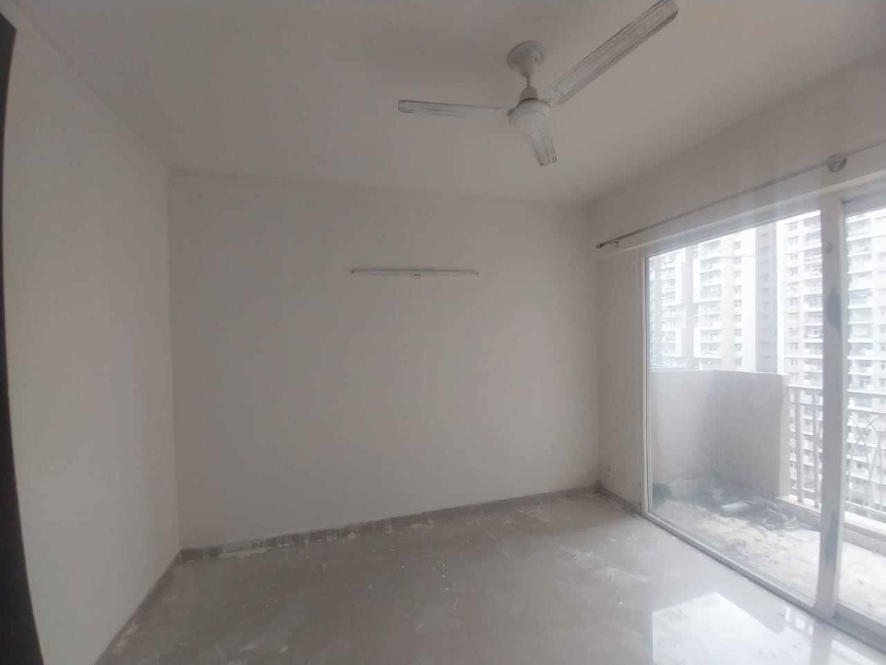 3 BHK + Extra Room Apartment For Rent in Mahagun Mywoods