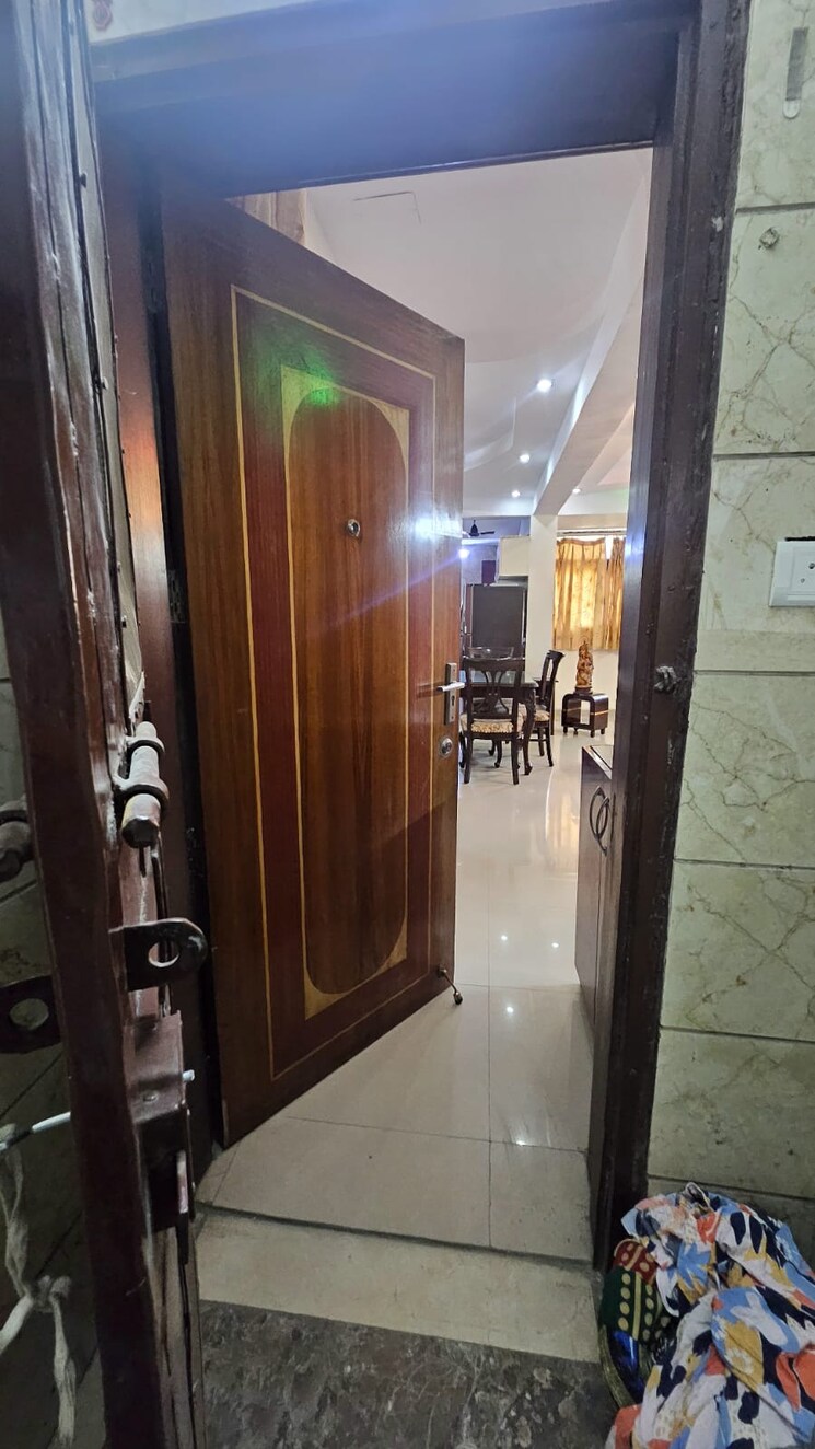 Other, sector 10 dwarka 3 Bedroom 1500 Sq.Ft. Apartment In Sector 10 Dwarka Delhi 9034961