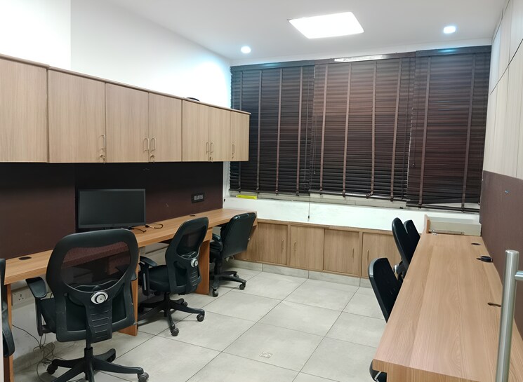 Team Area, wave-one Commercial Office Space 500 Sq.Ft. In Sector 18 Noida 9034965