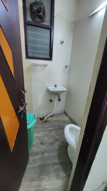 Bathroom in 2.5 BHK Builder Floor at Green Fields Colony – for Rent