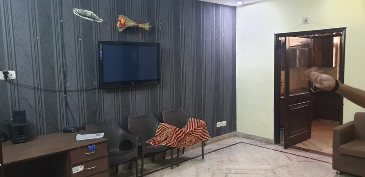 Living Room, rajouri garden 3 Bedroom 200 Sq.Yd. Builder Floor In Rajouri Garden Delhi 9035053