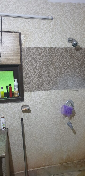 Furnished Amenities in 3 BHK Builder Floor at Rajouri Garden – for Rent