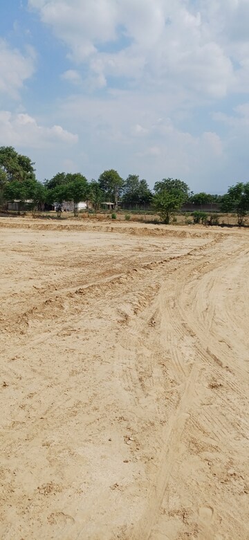  Plot For Sale in Dheeraj Nagar