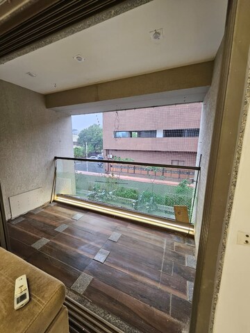 Furnished Amenities in 3 BHK Apartment at Vastrapur – for Rent