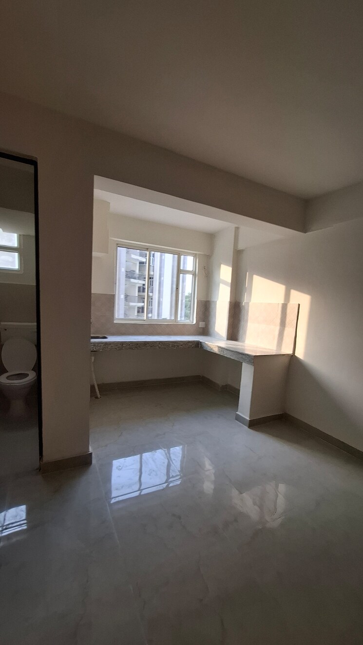 Room, wave-city 1 RK 300 Sq.Ft. Apartment In Wave City Ghaziabad 9035180