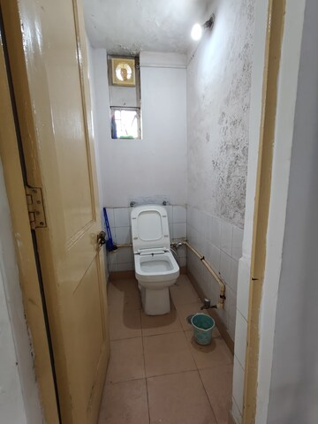 Bathroom in 1 BHK Apartment at Sector 13 Dwarka – for Rent