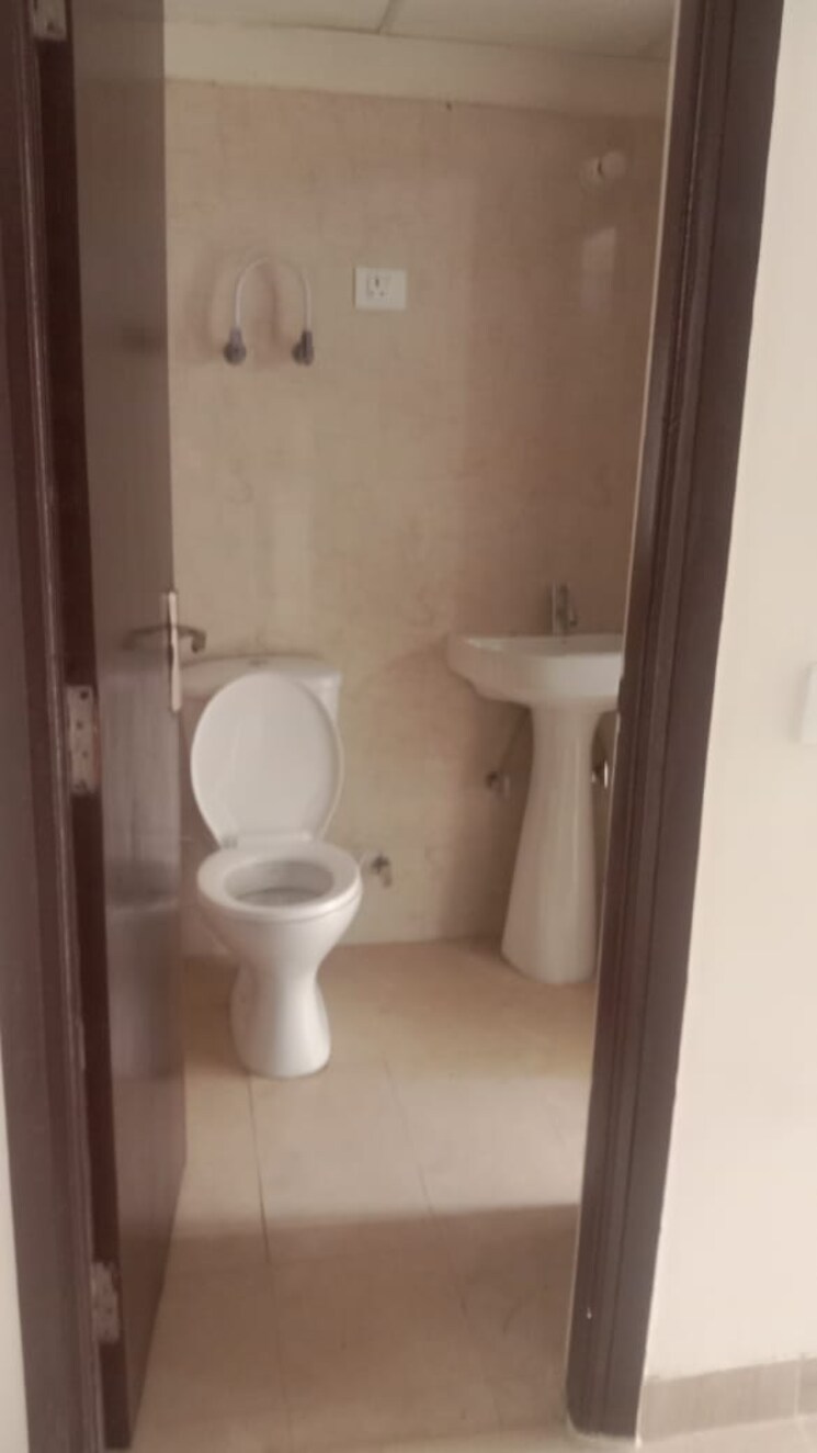Bathroom, panchsheel-greens-ii 2 Bedroom 1105 Sq.Ft. Apartment In Sector 16 Greater Noida Greater Noida 9035265