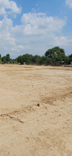 Plot For Sale in Dheeraj Nagar