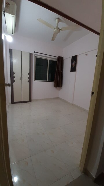 Room in 2 BHK Apartment at Sanskrauti Shilp, Dhanori – for Rent