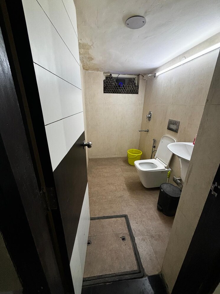 Bathroom, galaxy-north-avenue-ll 2 Bedroom 1750 Sq.Ft. Builder Floor In Gaur City 2 Greater Noida 9035252