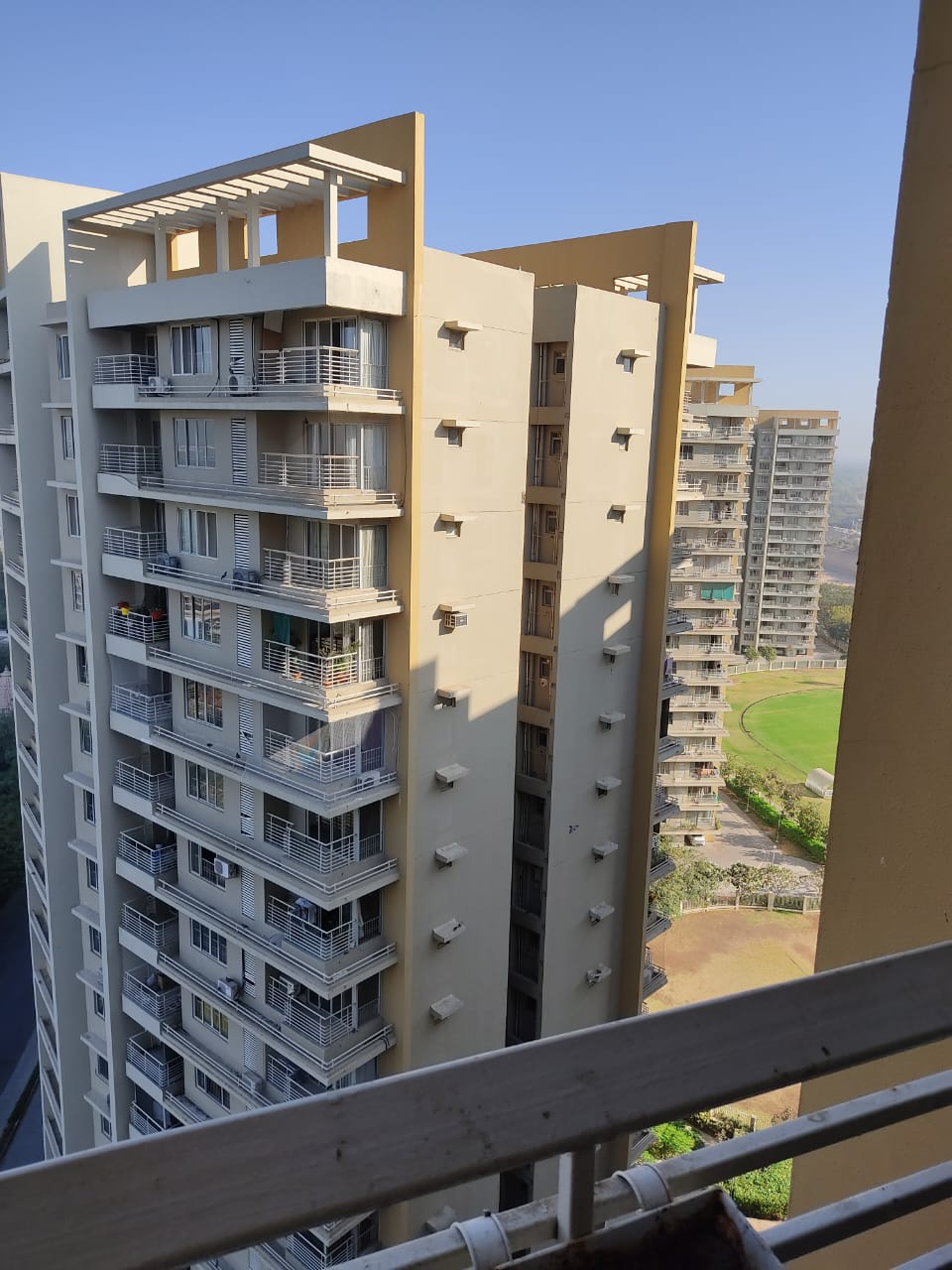 2 BHK + Pooja Room,Servant Room,Study Room,Extra Room Apartment For Rent in The Meadows