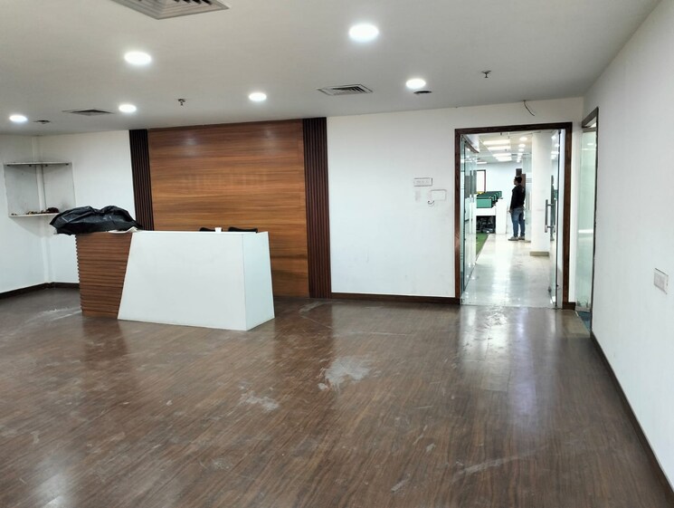 Room, sector 59 Commercial Office Space 1100 Sq.Ft. In Sector 59 Noida 9035258