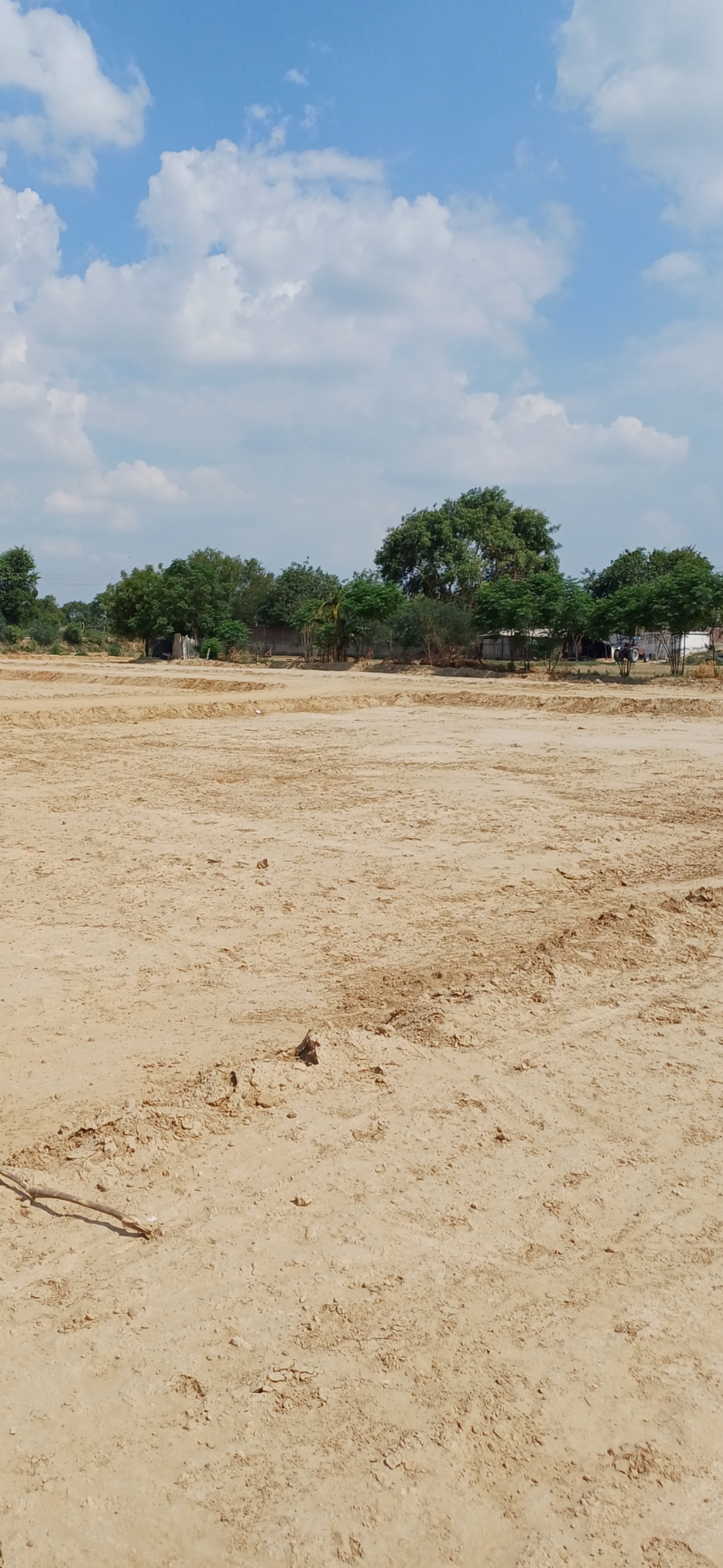 Plot For Sale in Om Associates 