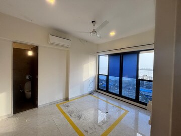 2 BHK Apartment For Sale in Kanakia Hollywood, Versova